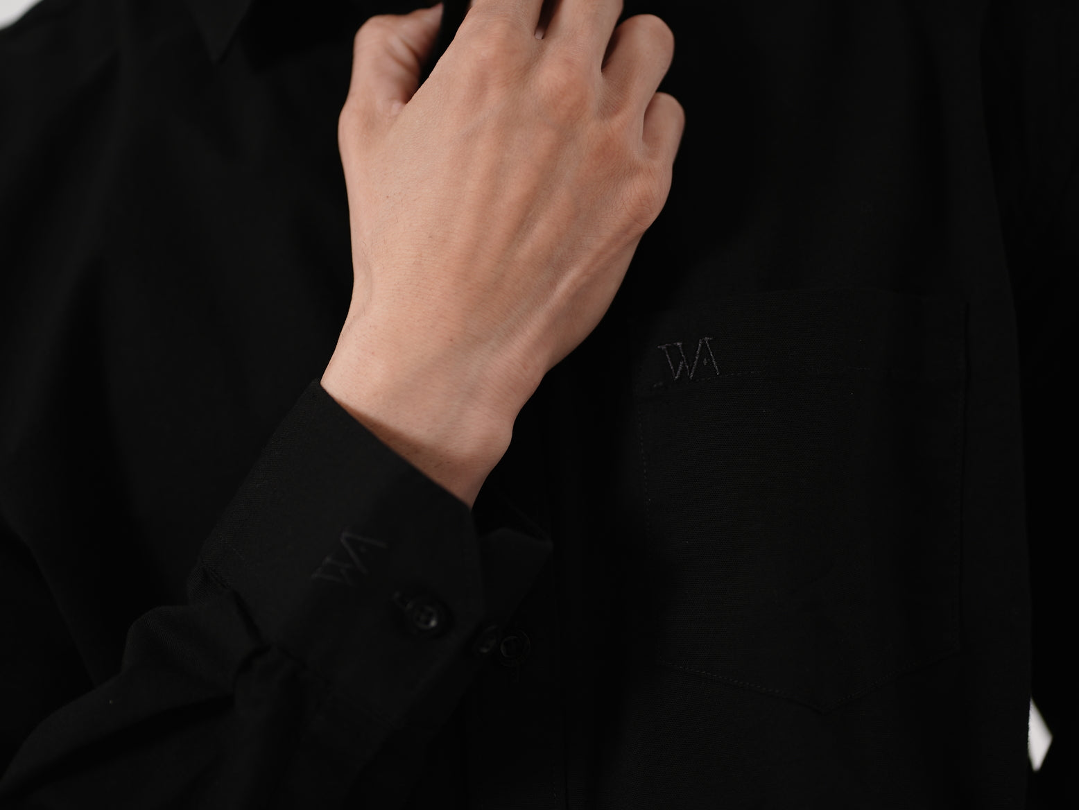 William Ashford Essential Textured Shirt in Black
