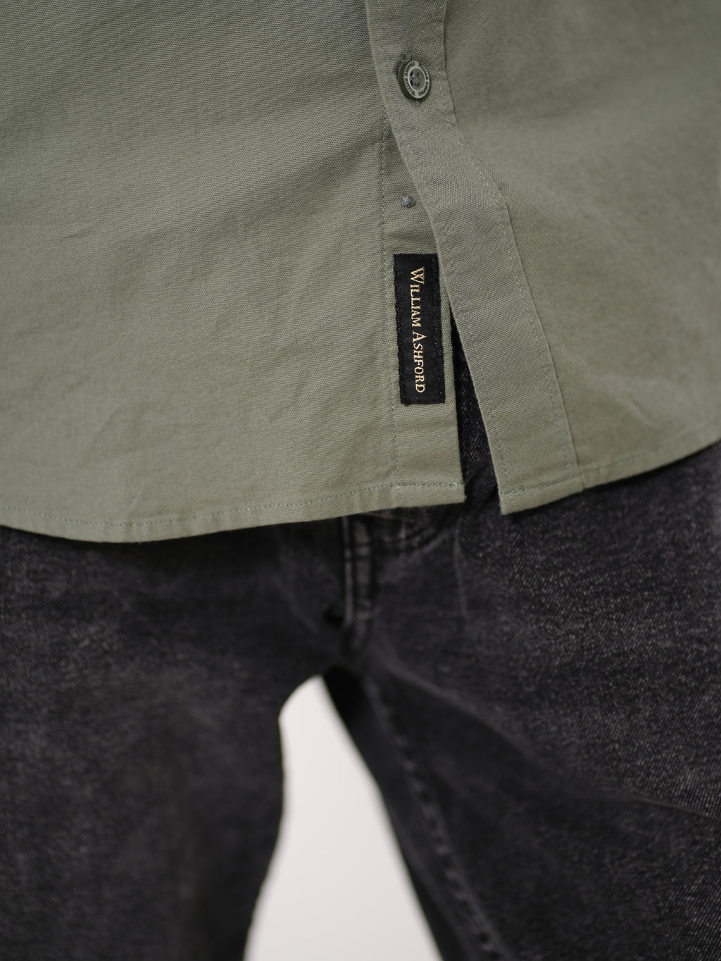 William Ashford Essential Textured Shirt in Olive Green