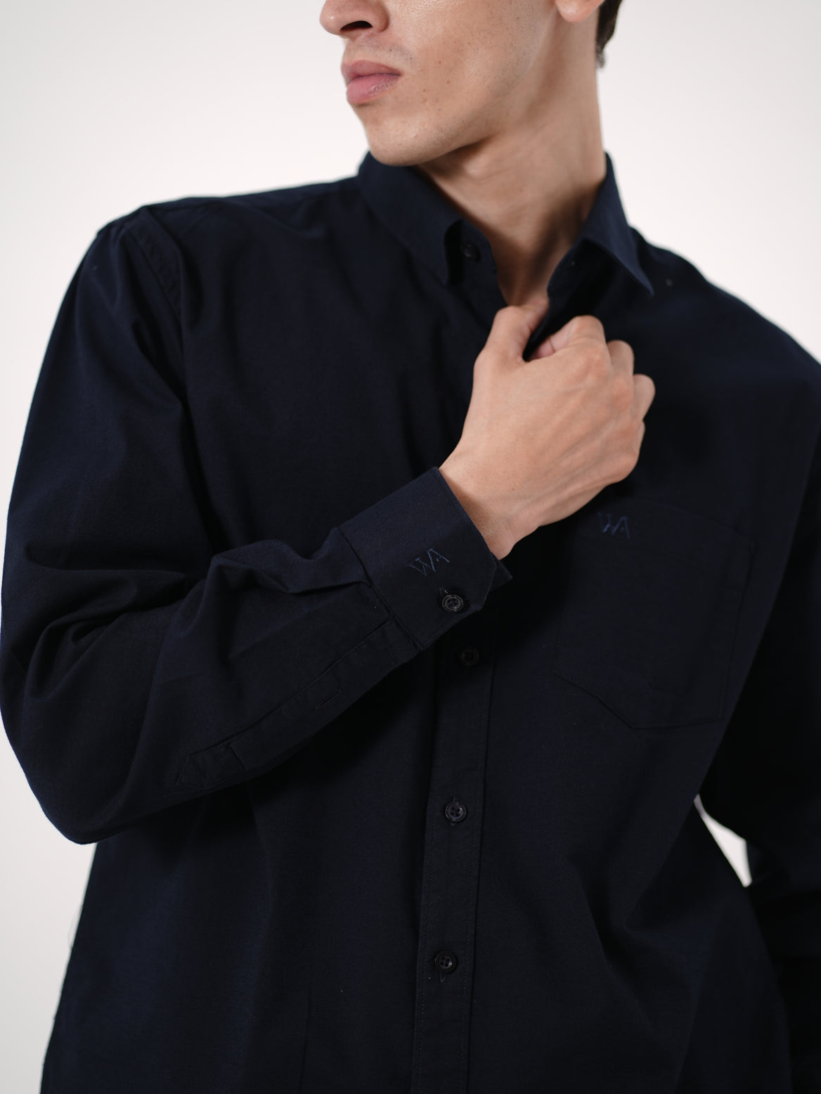 William Ashford Essential Textured Shirt in Navy Blue